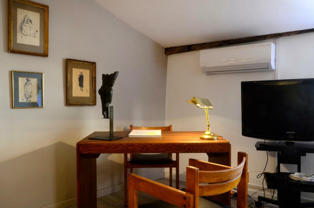 Apartmán La Tour Bouigas LʼIsle-sur-la-Sorgue Exteriér fotografie